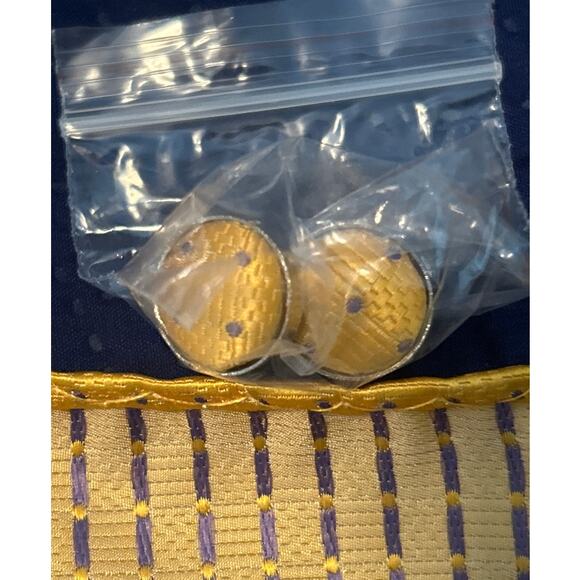 New in Package Four Pieces - Handkerchief, Tie, Cuff Links, Lapel Pin Yellow - Picture 4 of 6